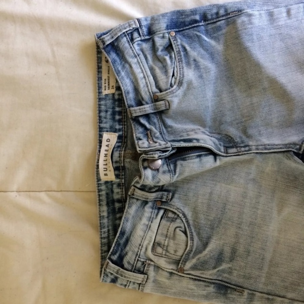 Bullhead Jeans - Picture 3 of 3